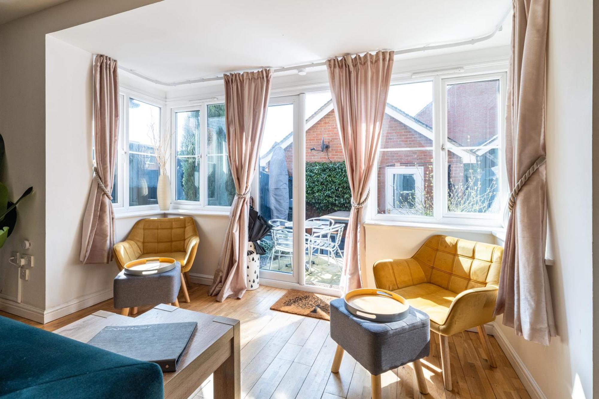 Brightleap Apartments: Modern Home-Away with Entertainment & Amenities Milton Keynes Exterior photo